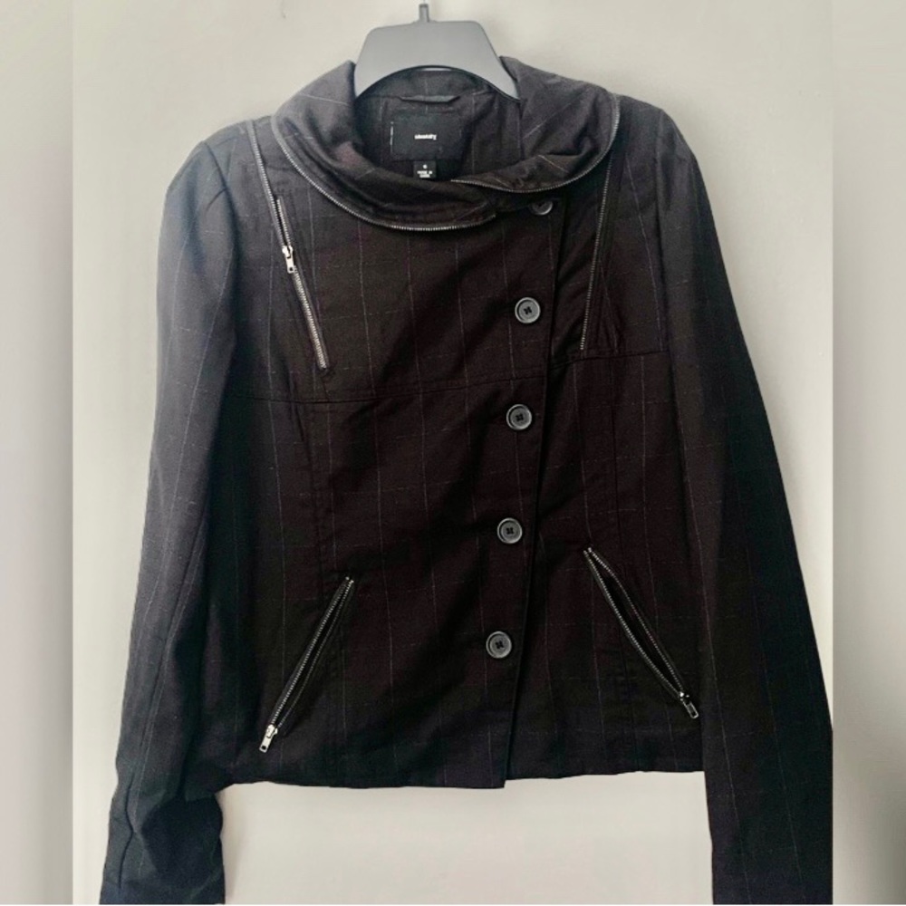 Rare Identity jacket fitted jet black with pattern and zippers and buttons small